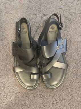 Simply Vera Vera Wang Metallic Gray Woven Slingback Sandals